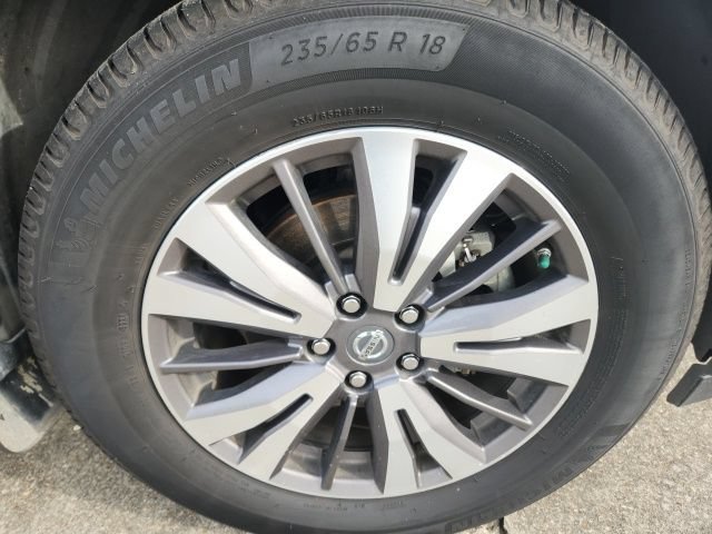 Used 2017 Nissan Pathfinder S FWD image 11