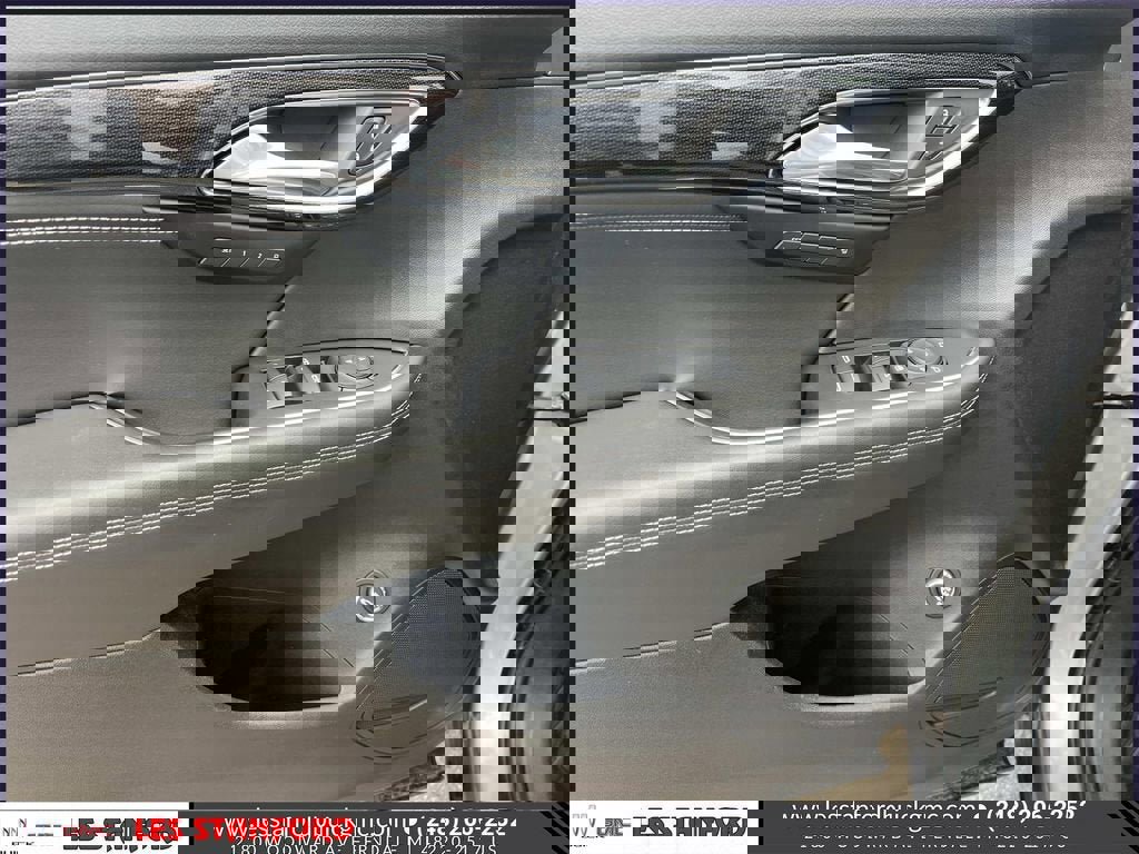 Certified 2023 Buick Envision Essence w/ Sport Touring Package image 19