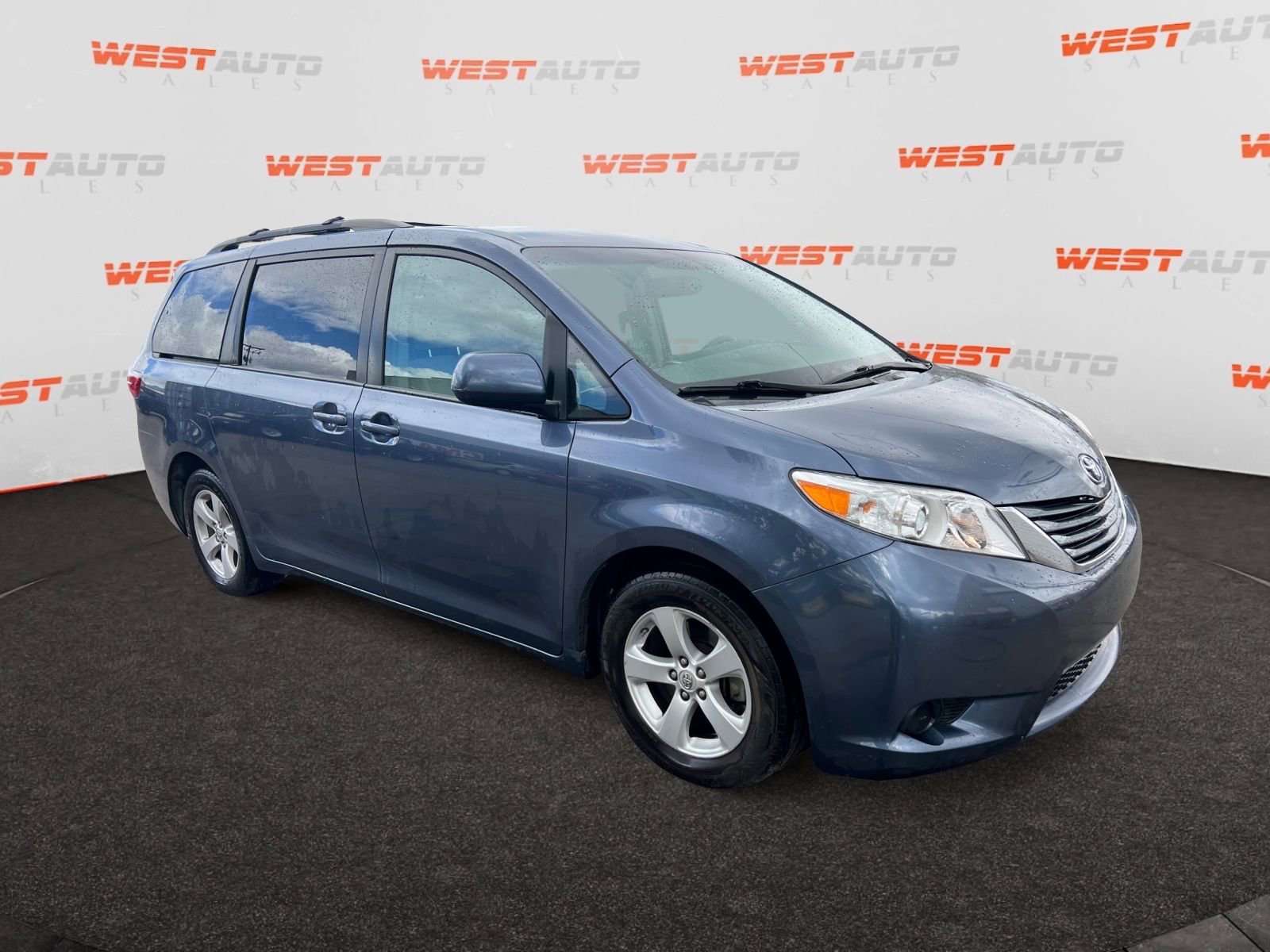 Used 2017 Toyota Sienna LE FWD image 7