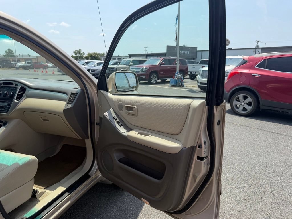 Used 2004 Toyota Highlander 2WD image 26