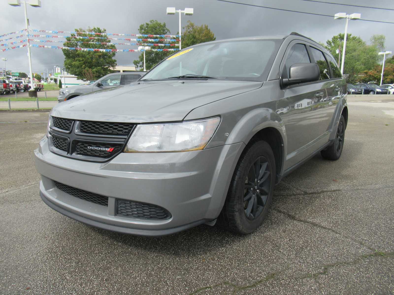 Used 2020 Dodge Journey SE w/ SE Popular Equipment Group image 1