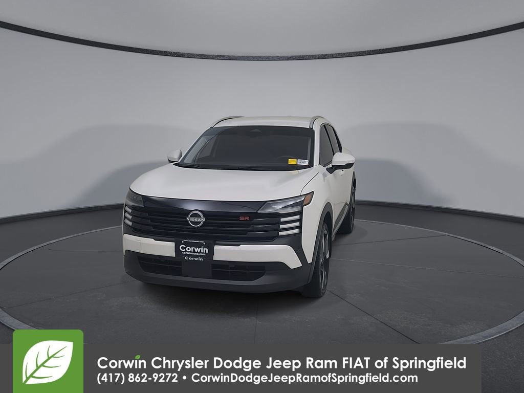 Used 2025 Nissan Kicks SR w/ Illumination Package image 4