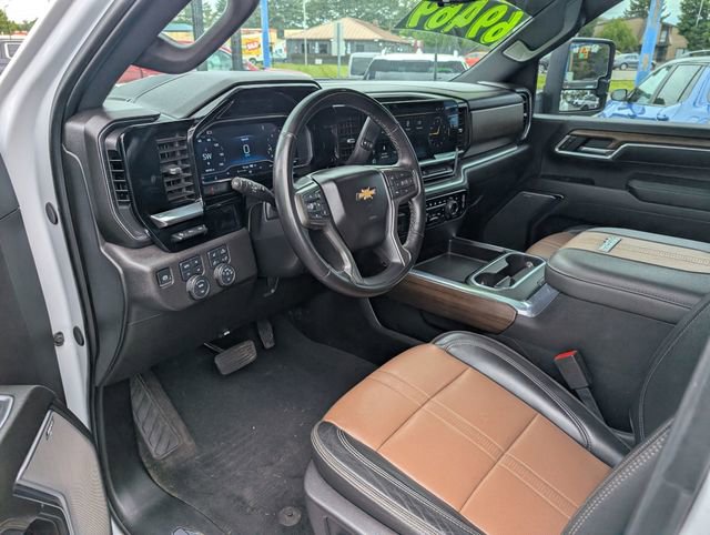 Used 2024 Chevrolet Silverado 3500 High Country w/ High Country Premium Package AWD/4WD image 14