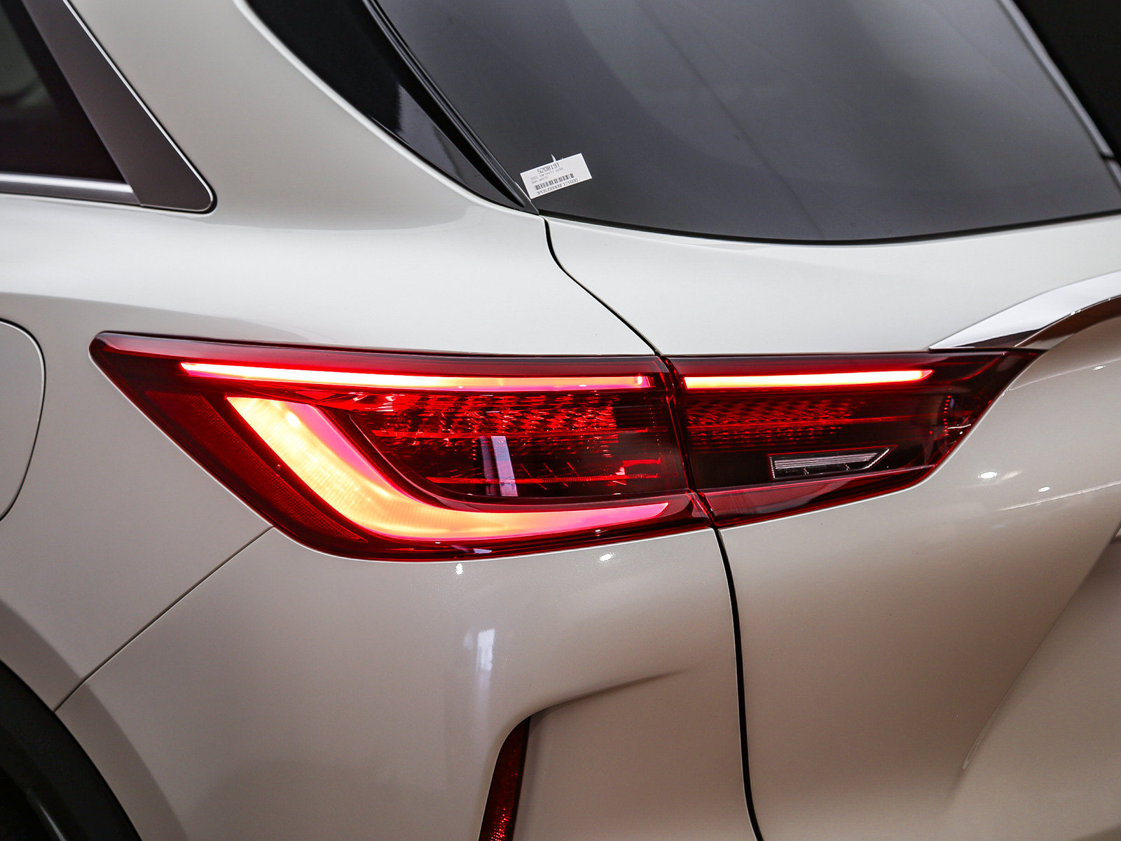 Used 2022 INFINITI QX50 Luxe FWD image 12