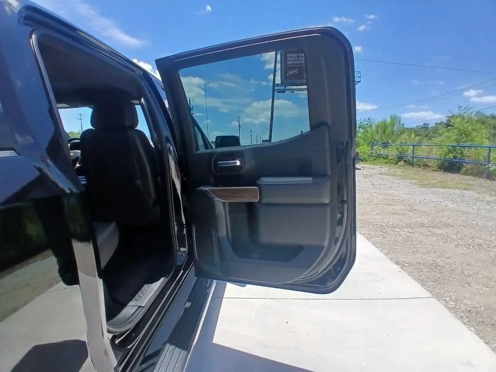 Used 2020 Chevrolet Silverado 1500 High Country w/ Technology Package AWD/4WD image 19
