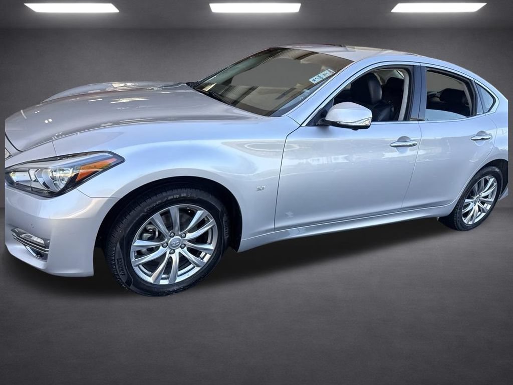 Used 2019 INFINITI Q70 Luxe AWD/4WD image 17