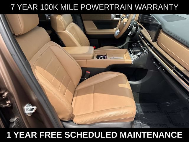 Used 2025 Hyundai Santa Fe Limited AWD/4WD image 9