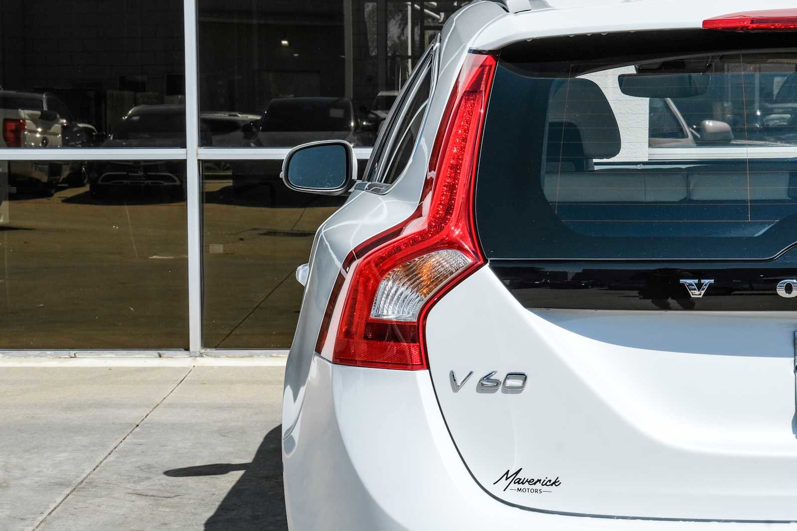 Used 2017 Volvo V60 T5 Premier w/ Convenience Package image 47