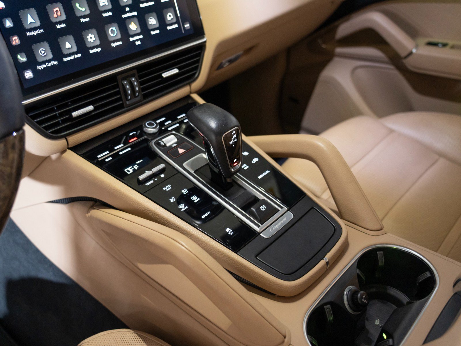 Certified 2023 Porsche Cayenne Platinum Edition AWD/4WD image 22