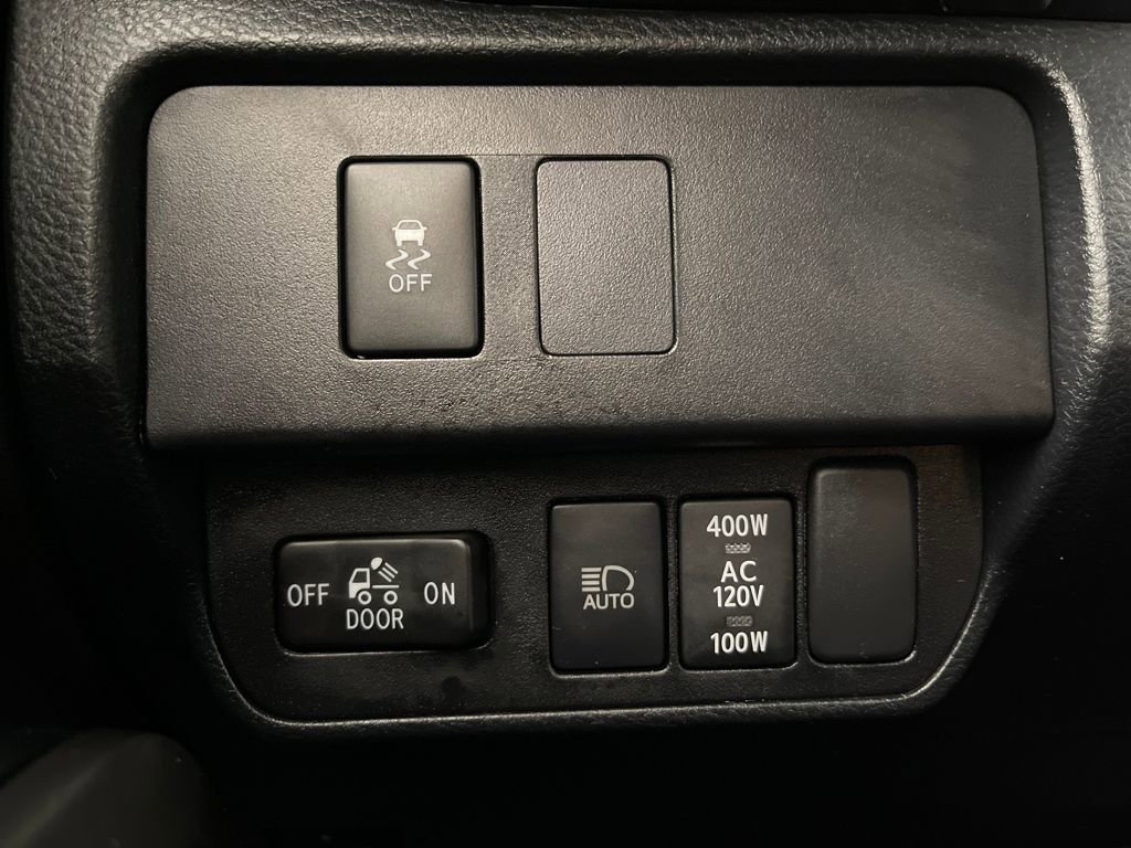 Certified 2023 Toyota Tacoma TRD Off-Road AWD/4WD image 28