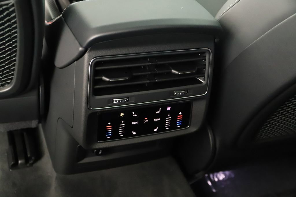 New 2026 Audi SQ8 Premium Plus image 22