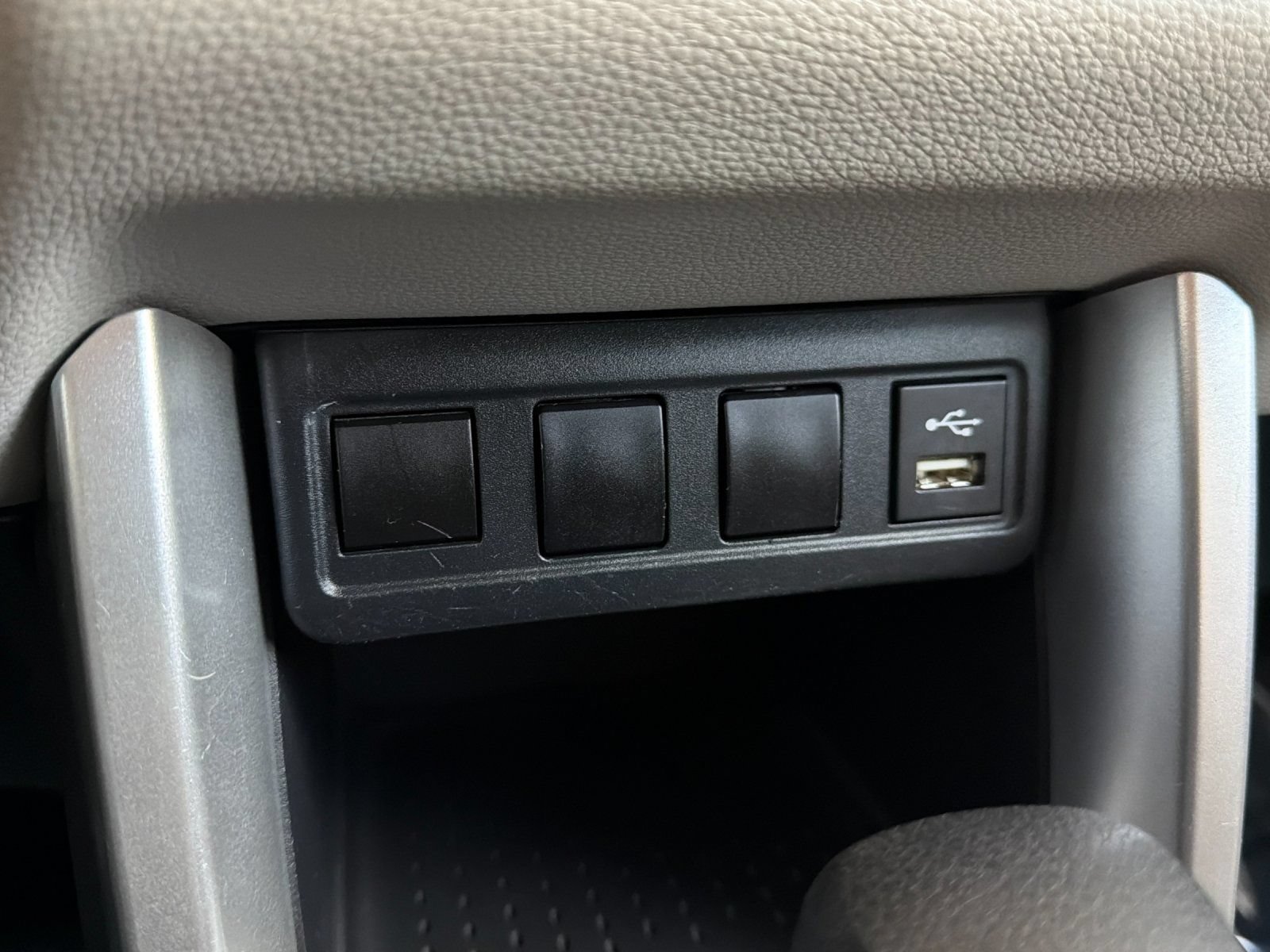 Used 2022 Toyota Corolla Cross L FWD image 26