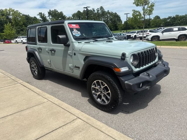 Used 2024 Jeep Wrangler Unlimited Sport AWD/4WD image 6