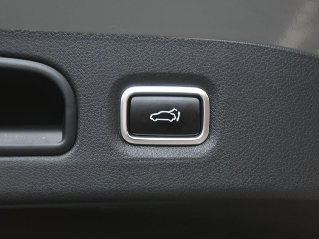 Used 2023 Kia Stinger GT2 w/ Red Interior Color Package image 40