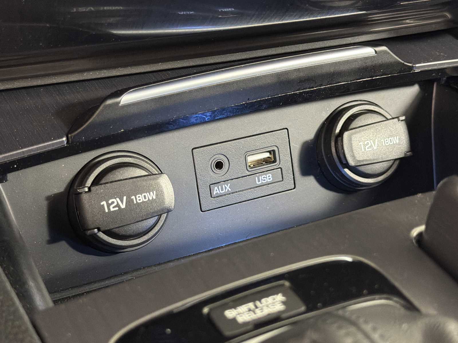 Used 2017 Genesis G80 3.8 image 30