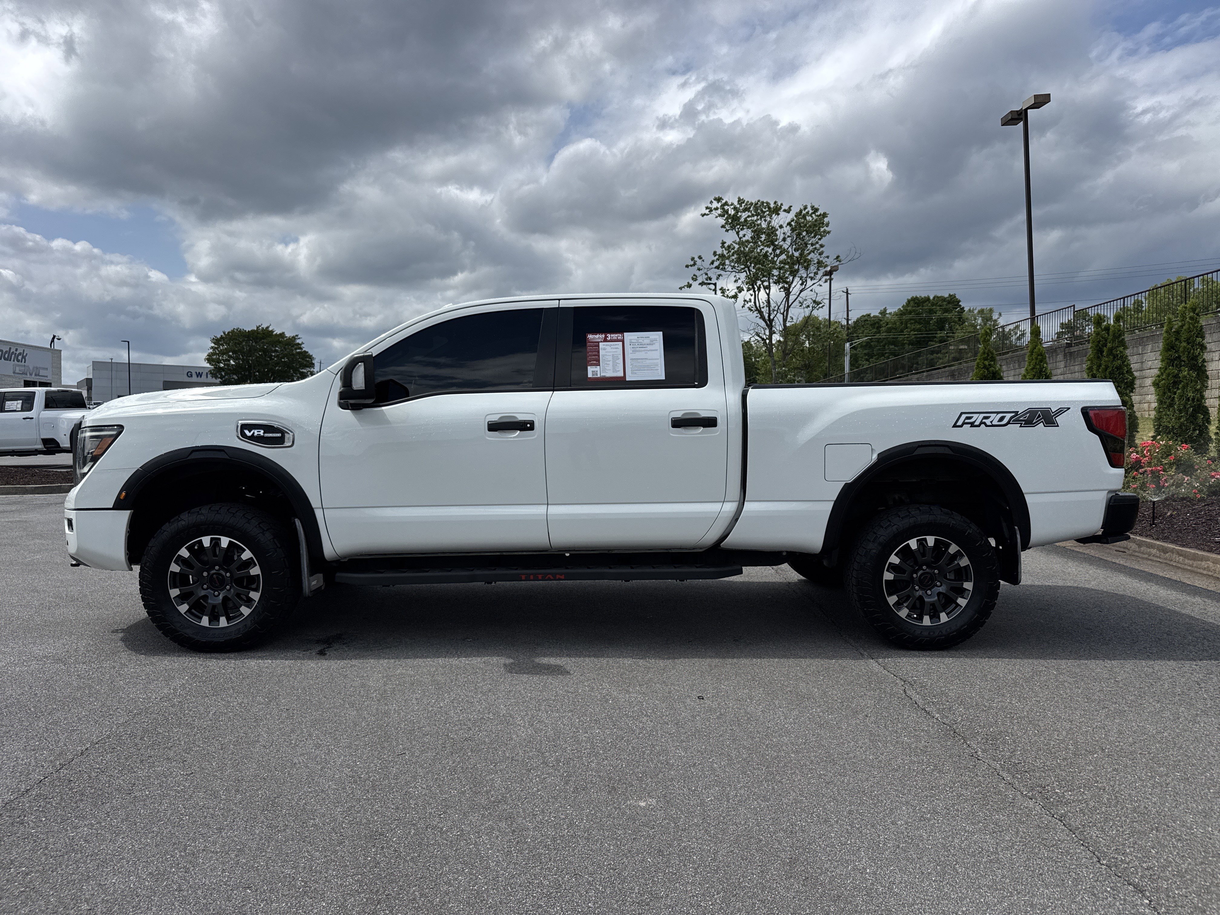 Used 2021 Nissan Titan PRO-4X w/ Pro-4x Convenience Package AWD/4WD image 7