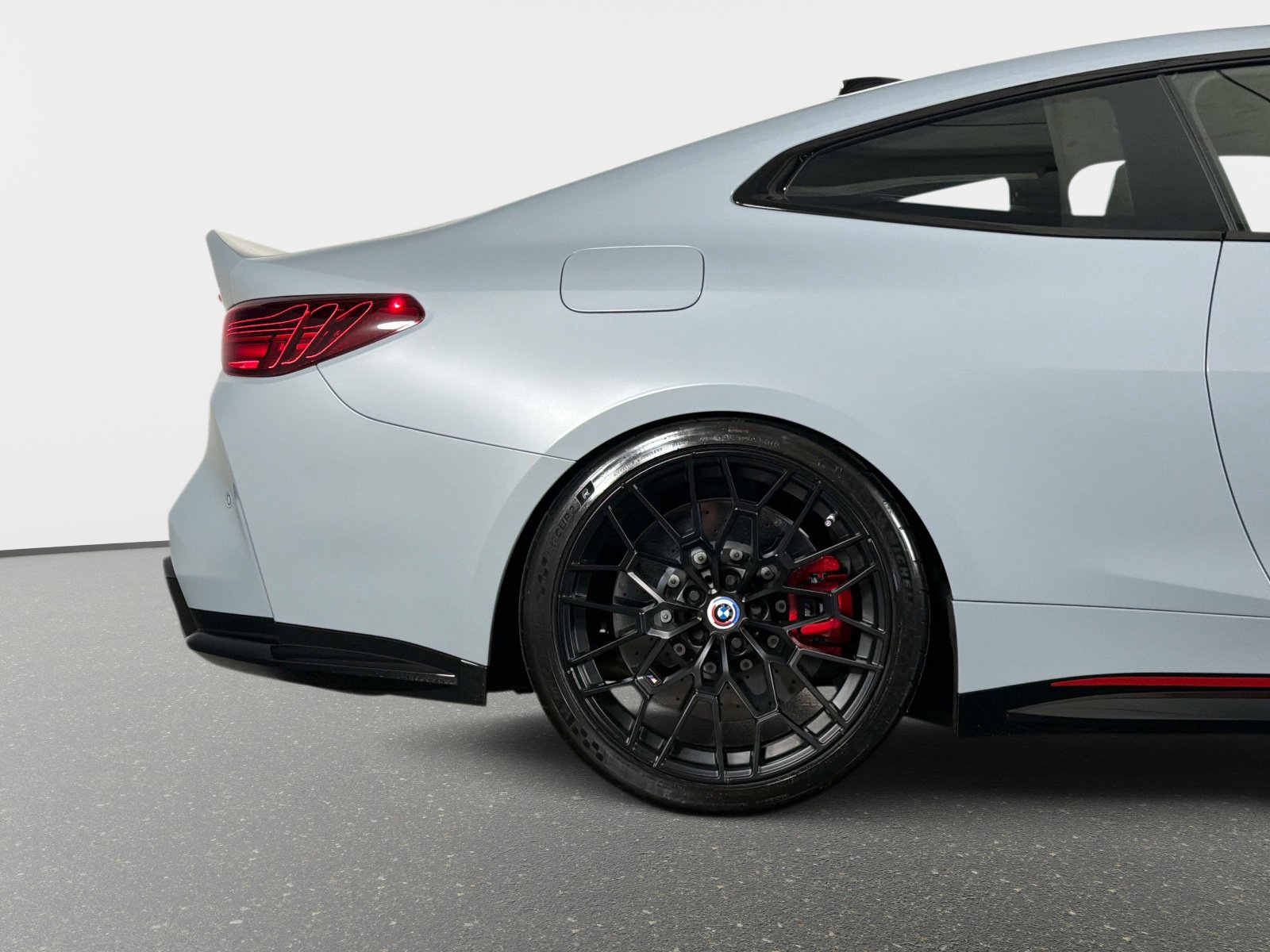 Used 2023 BMW M4 CSL RWD image 6