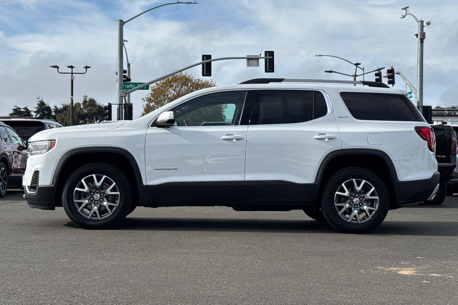 Used 2023 GMC Acadia SLT image 8