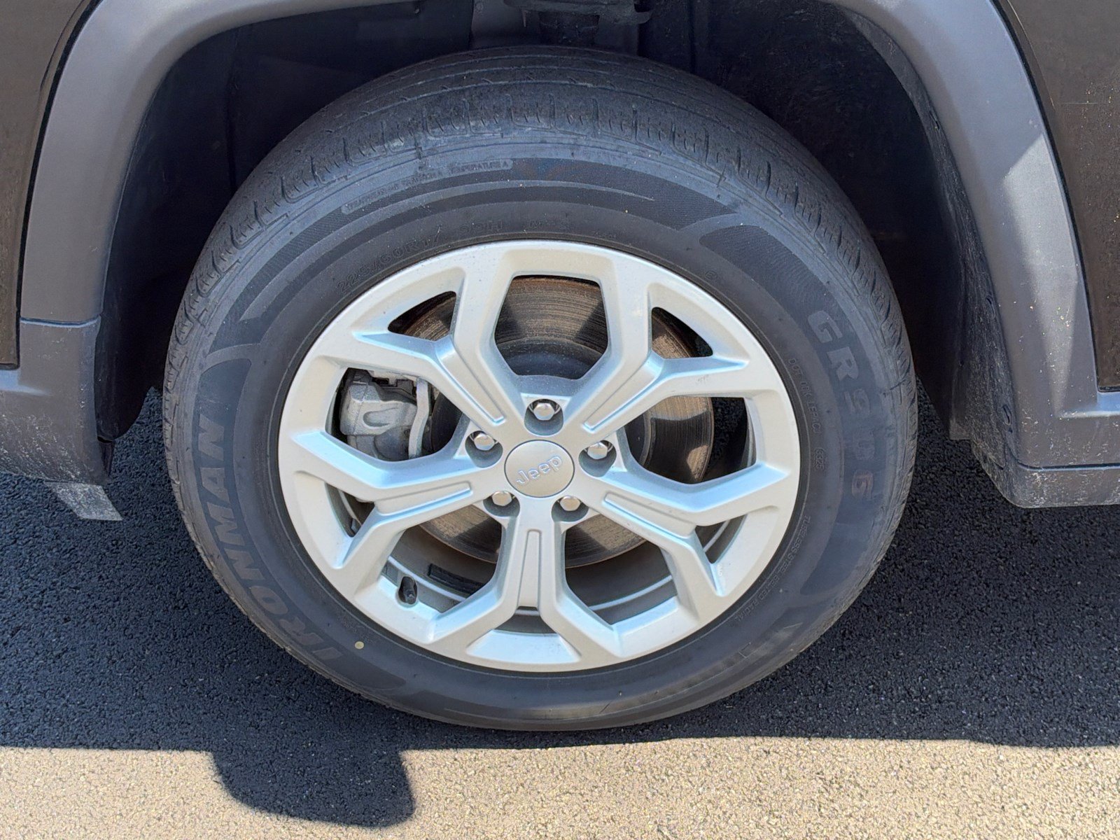 Used 2024 Jeep Compass Latitude AWD/4WD image 11