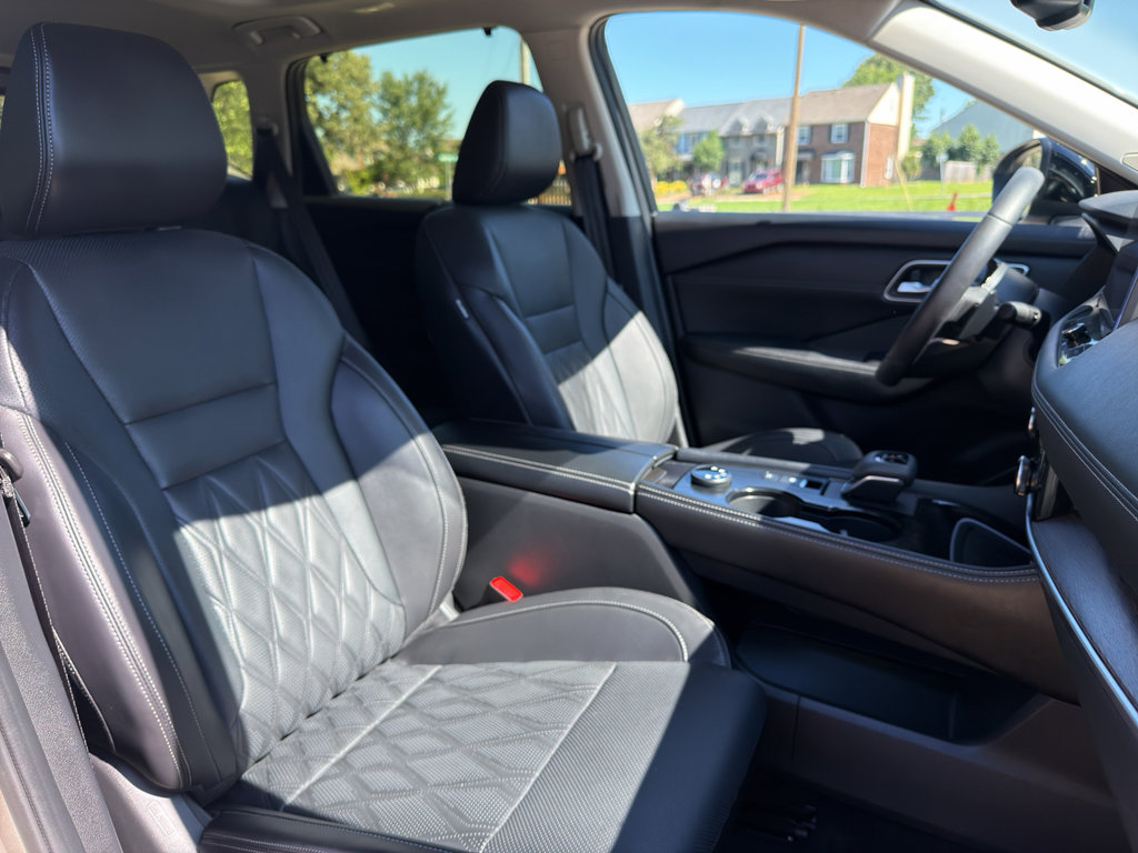 Used 2024 Nissan Rogue Platinum w/ Platinum Premium Package AWD/4WD image 22
