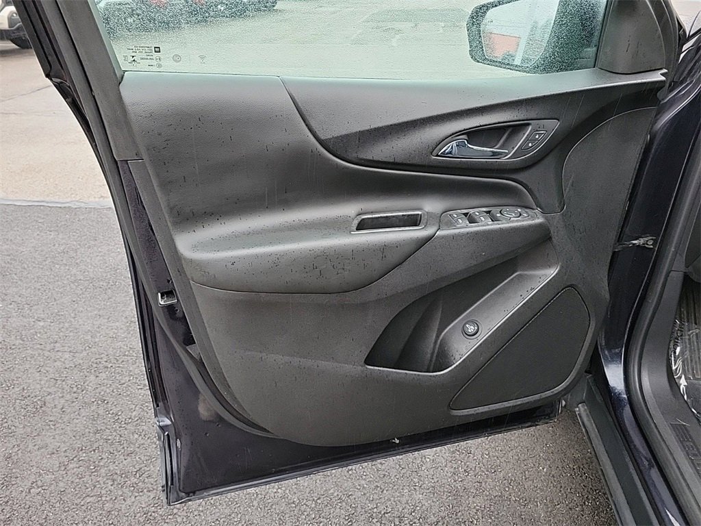 Used 2020 Chevrolet Equinox LT image 18