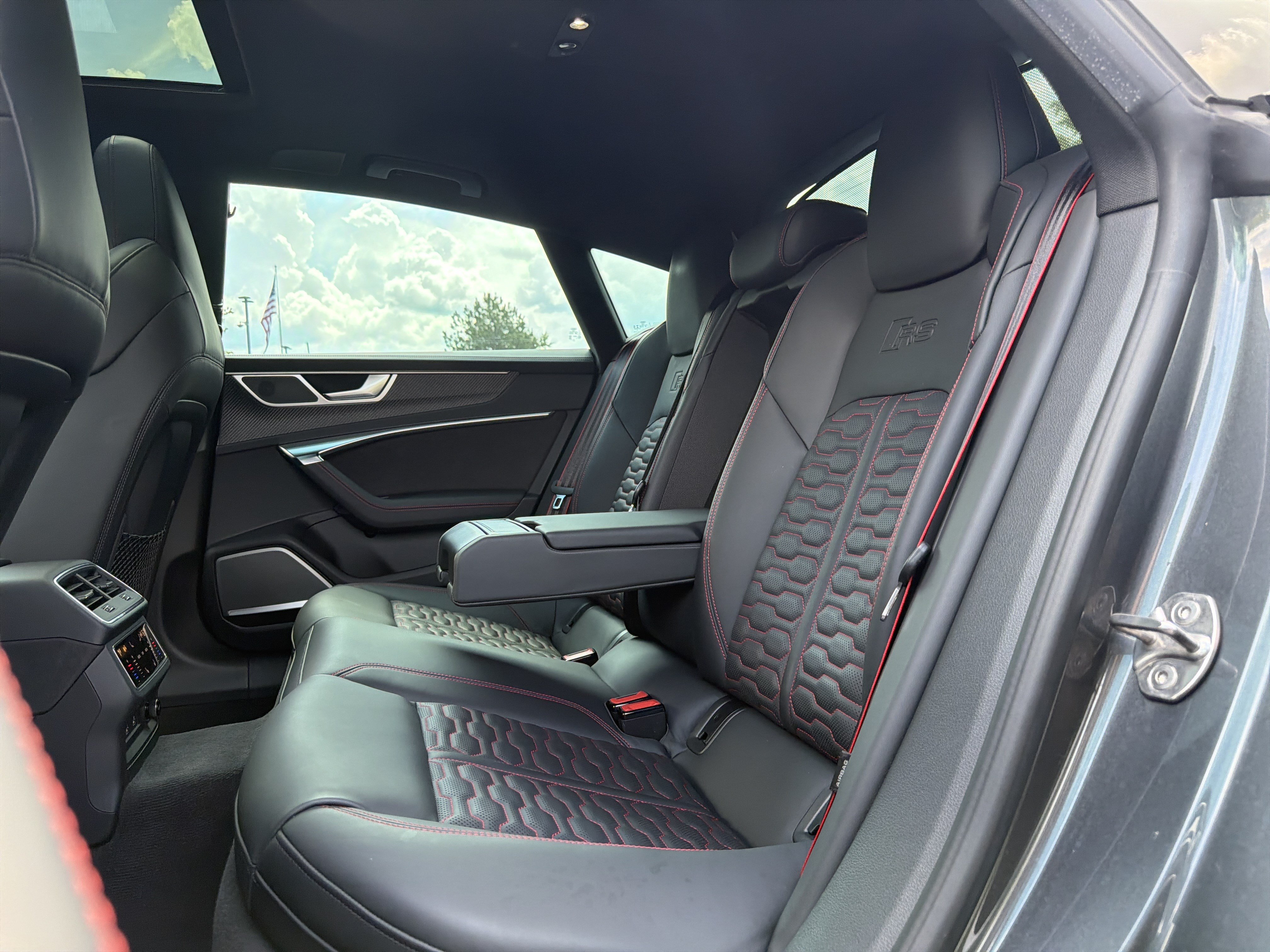 Used 2023 Audi RS 7 Sportback AWD/4WD image 59