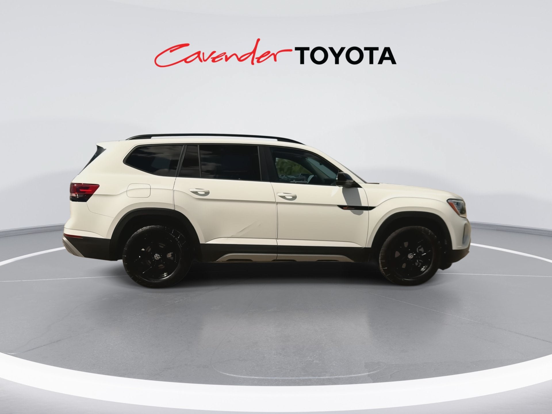 Used 2024 Volkswagen Atlas Peak Edition SE AWD/4WD image 9