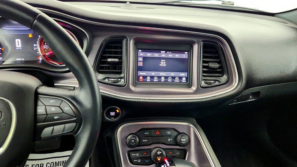Used 2018 Dodge Challenger SXT image 17