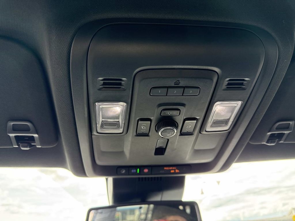 Certified 2023 Chevrolet Suburban Premier image 27