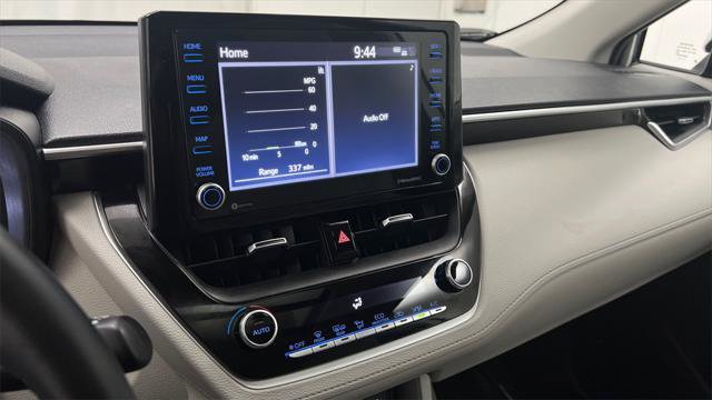 Certified 2022 Toyota Corolla Cross LE image 14