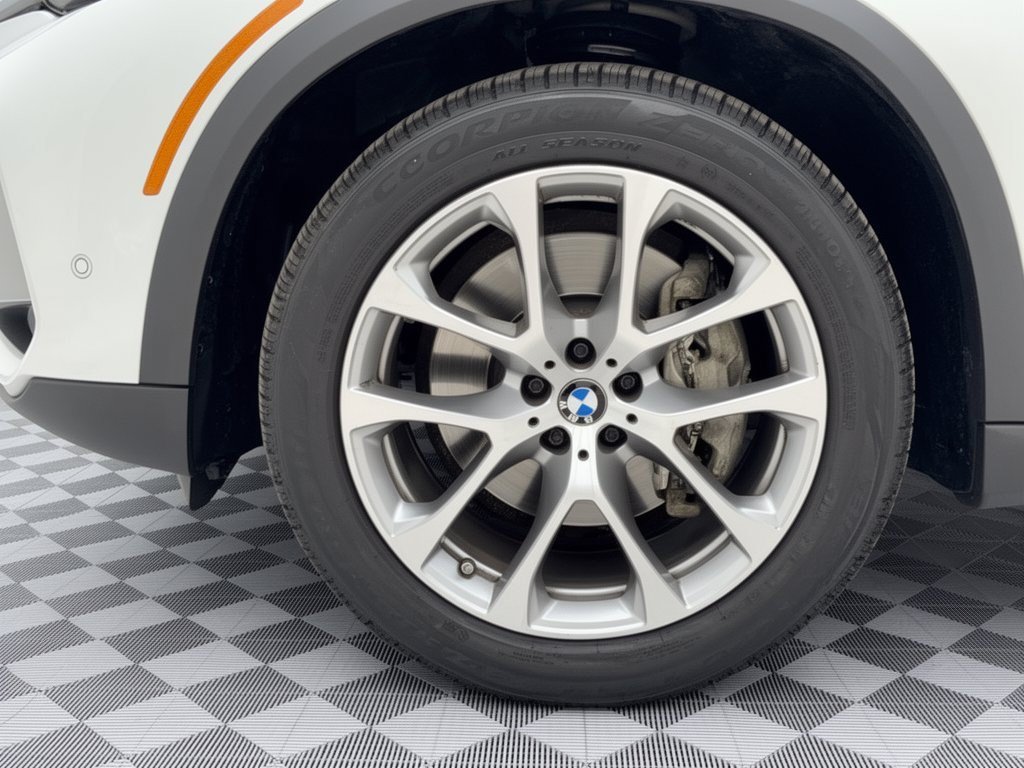 Certified 2023 BMW X5 xDrive40i w/ Premium Package AWD/4WD image 13