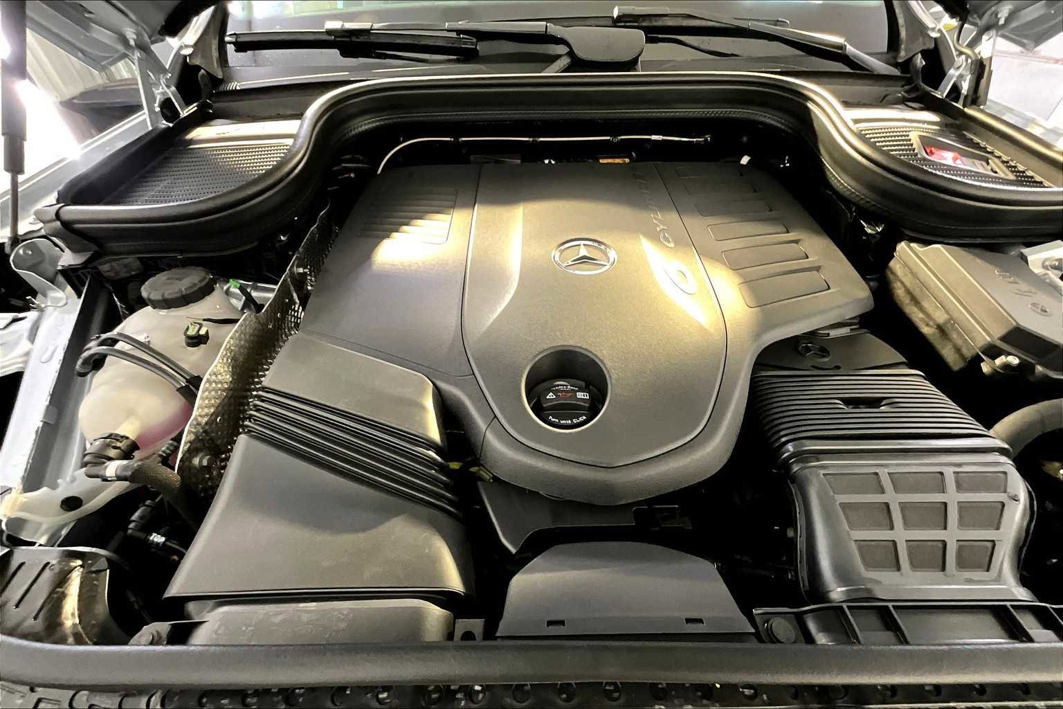 New 2026 Mercedes-Benz GLS 450 4MATIC image 14