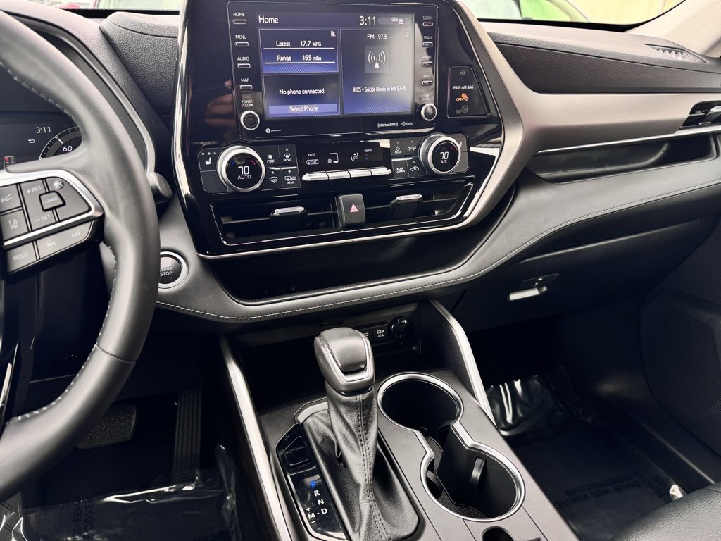 Certified 2021 Toyota Highlander XLE image 19