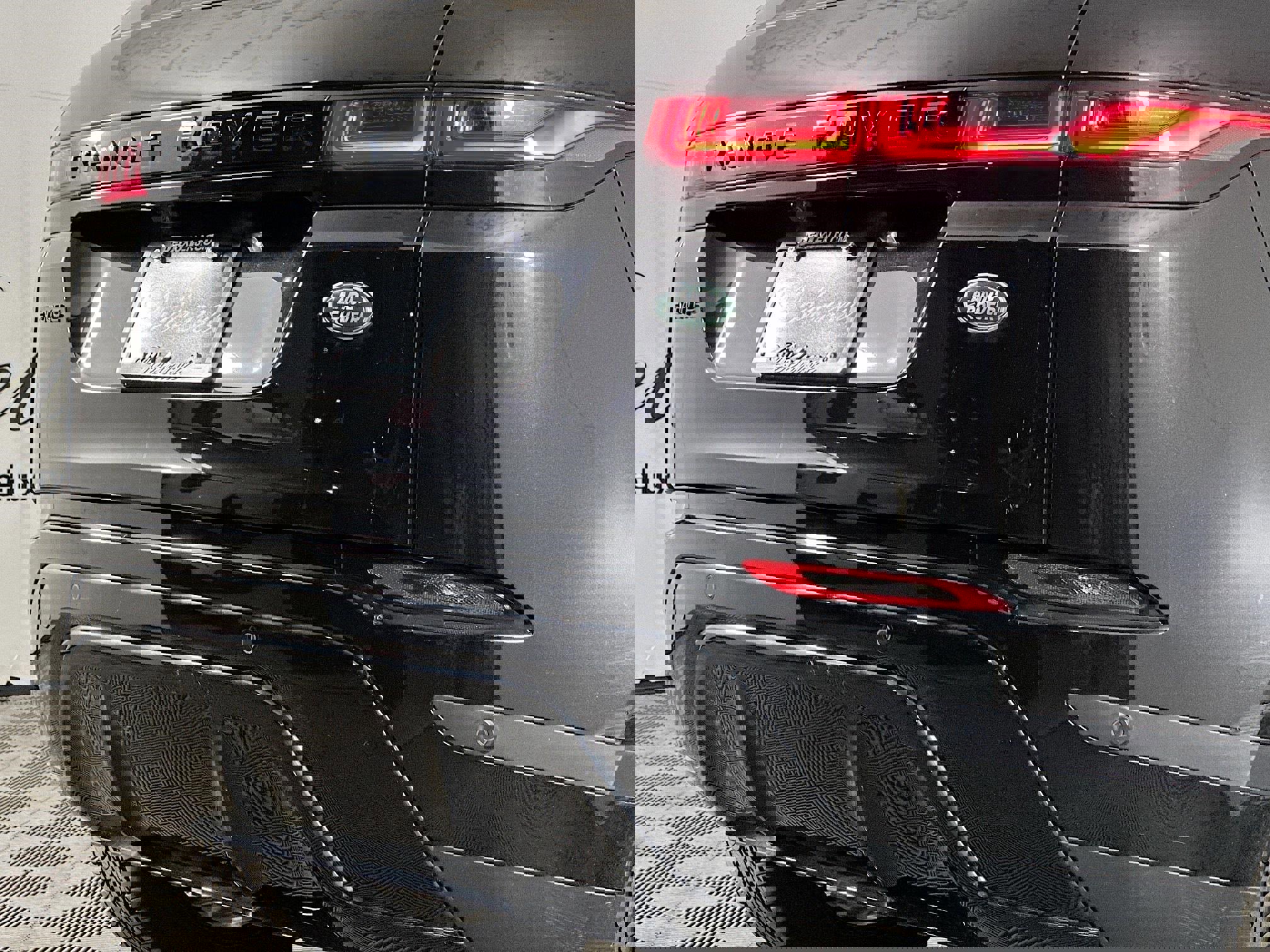 Used 2023 Land Rover Range Rover Evoque SE image 24