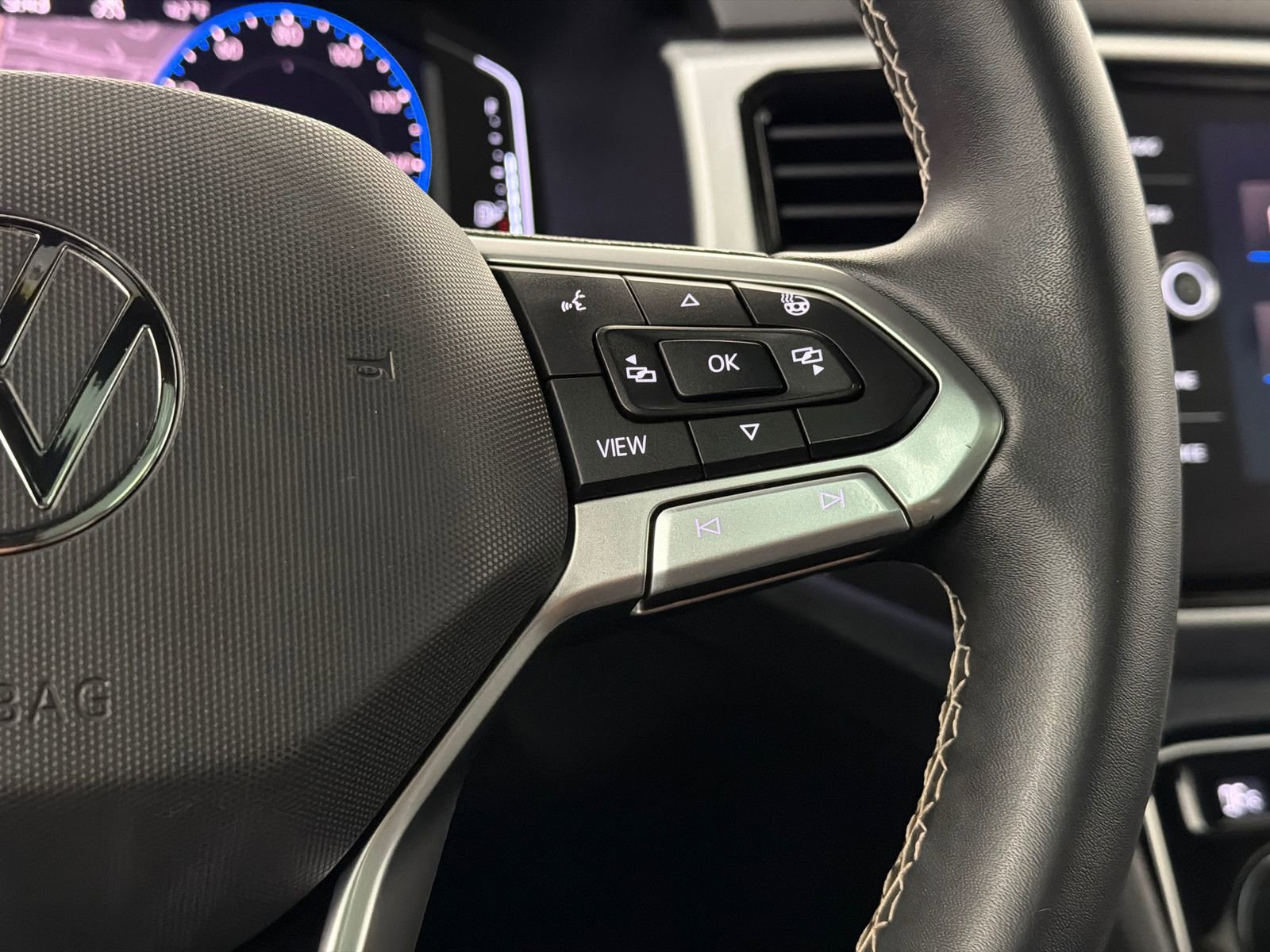 Used 2021 Volkswagen Atlas Cross Sport SEL image 22