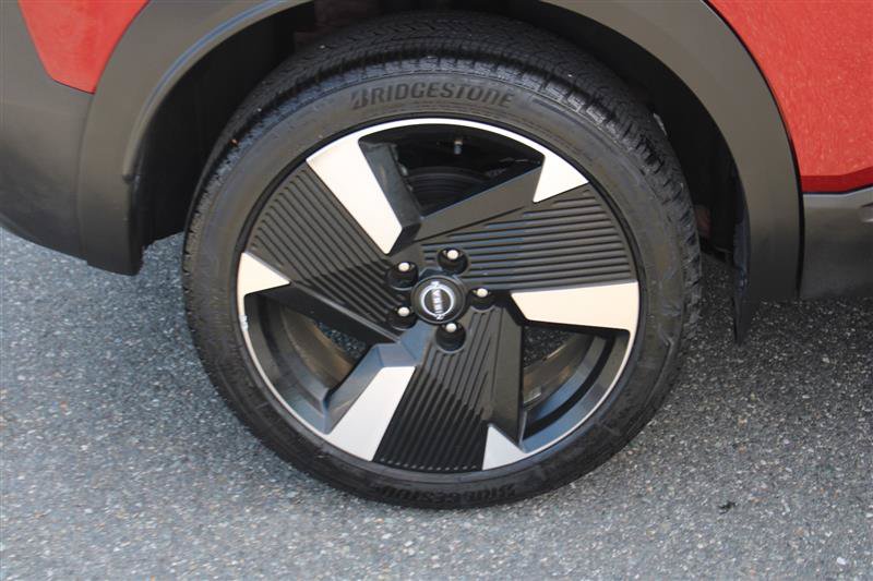 Used 2025 Nissan Kicks SR FWD image 9