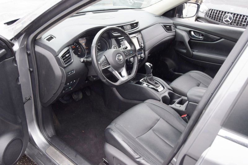 Used 2018 Nissan Rogue SL w/ Premium Package image 19