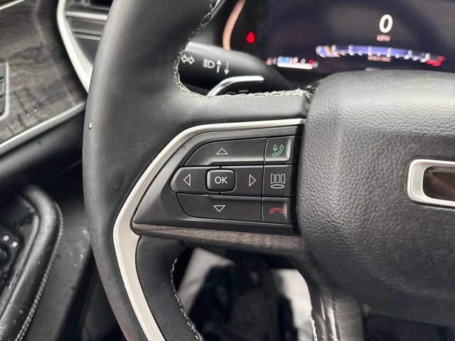 Used 2023 Jeep Grand Cherokee L Limited w/ Luxury Tech Group II AWD/4WD image 11