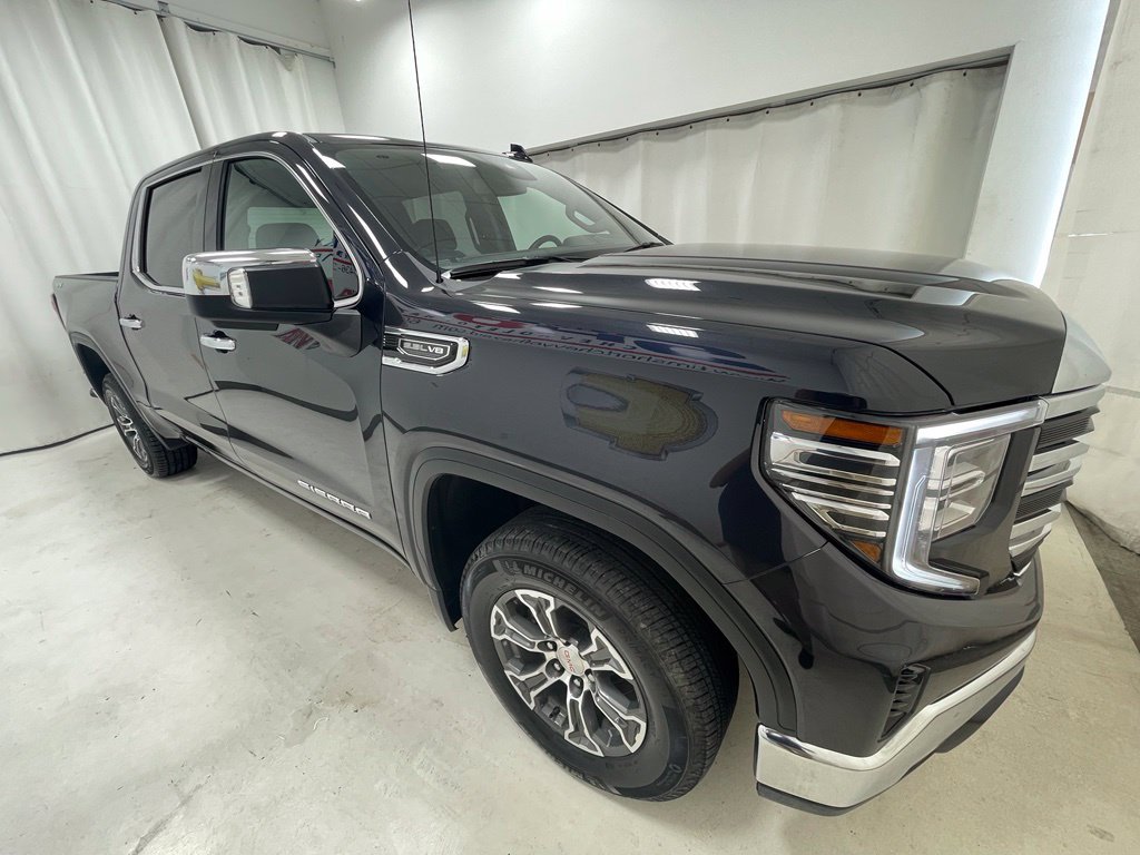 Used 2026 GMC Sierra 1500 SLT AWD/4WD image 3