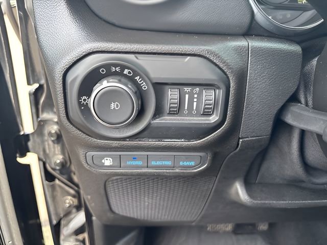 Used 2021 Jeep Wrangler Unlimited Sahara image 15