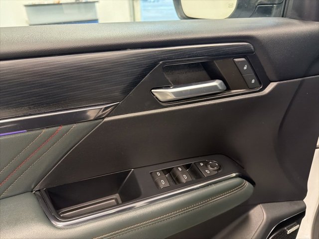 Used 2025 GMC Acadia AT4 image 30