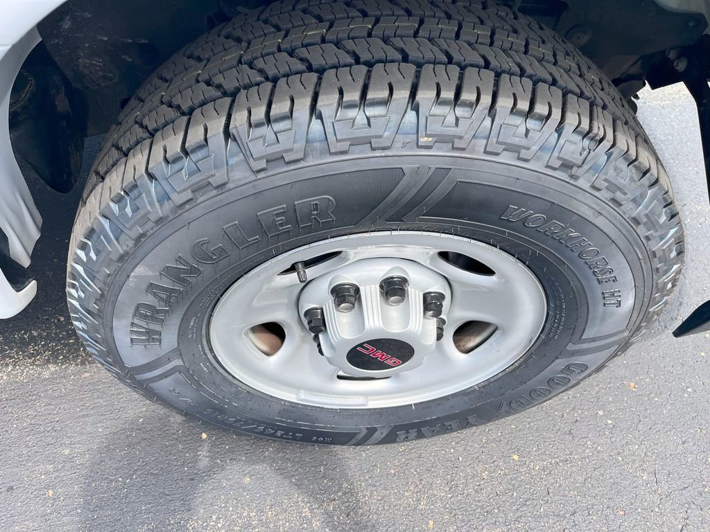 Used 2024 GMC Savana 2500 Work Van w/ Driver Convenience Package image 21