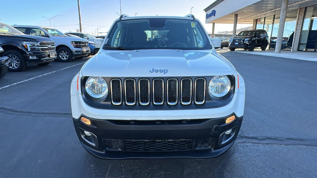 Used 2018 Jeep Renegade Latitude w/ Popular Equipment Group image 8