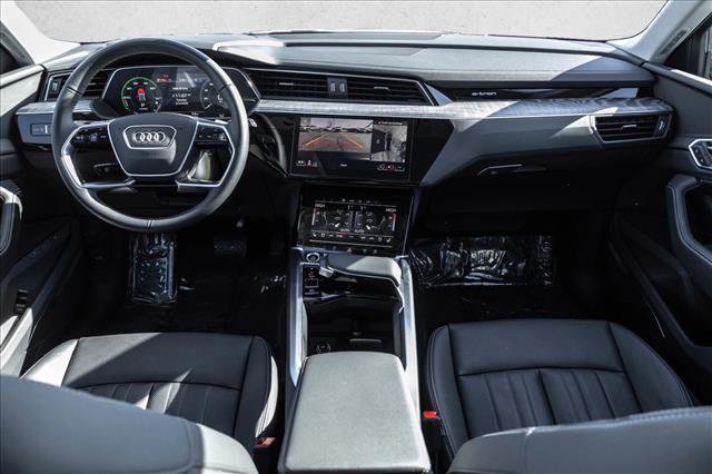 Used 2024 Audi Q8 e-tron Premium Plus w/ Premium Plus Package image 21