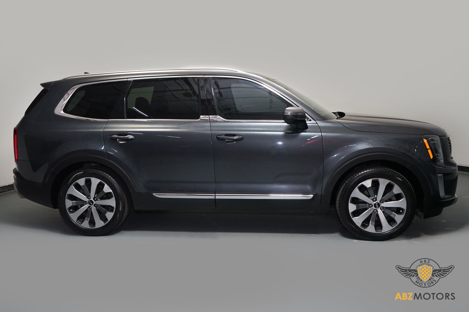 Used 2020 Kia Telluride EX w/ EX Premium Package image 4