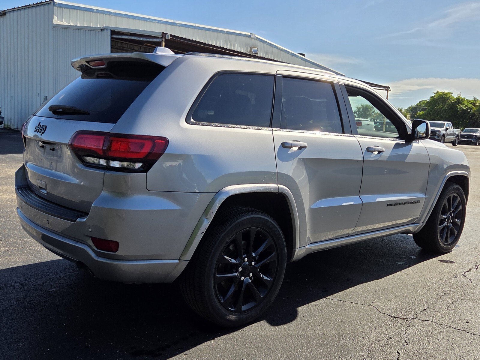 Used 2021 Jeep Grand Cherokee Laredo X RWD image 5