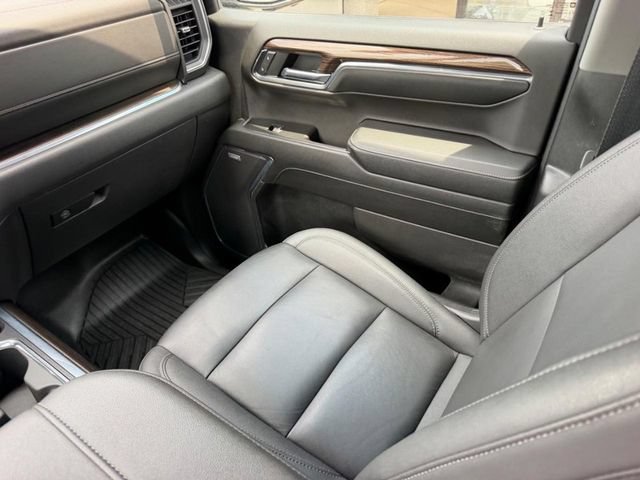 Used 2024 Chevrolet Silverado 1500 LT Trail Boss w/ LT Trail Boss Premium Package AWD/4WD image 17