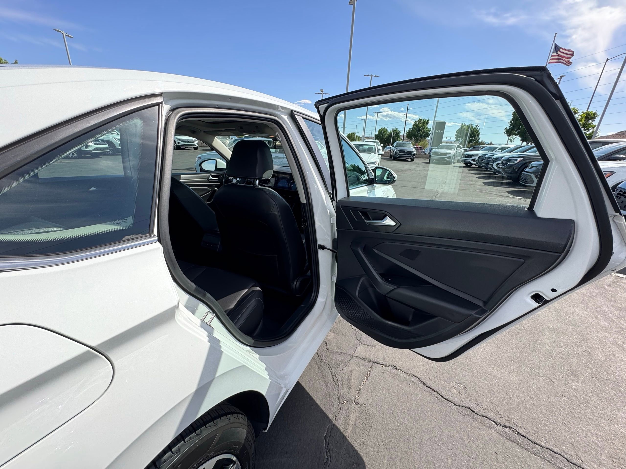 Used 2020 Volkswagen Jetta SEL FWD image 16