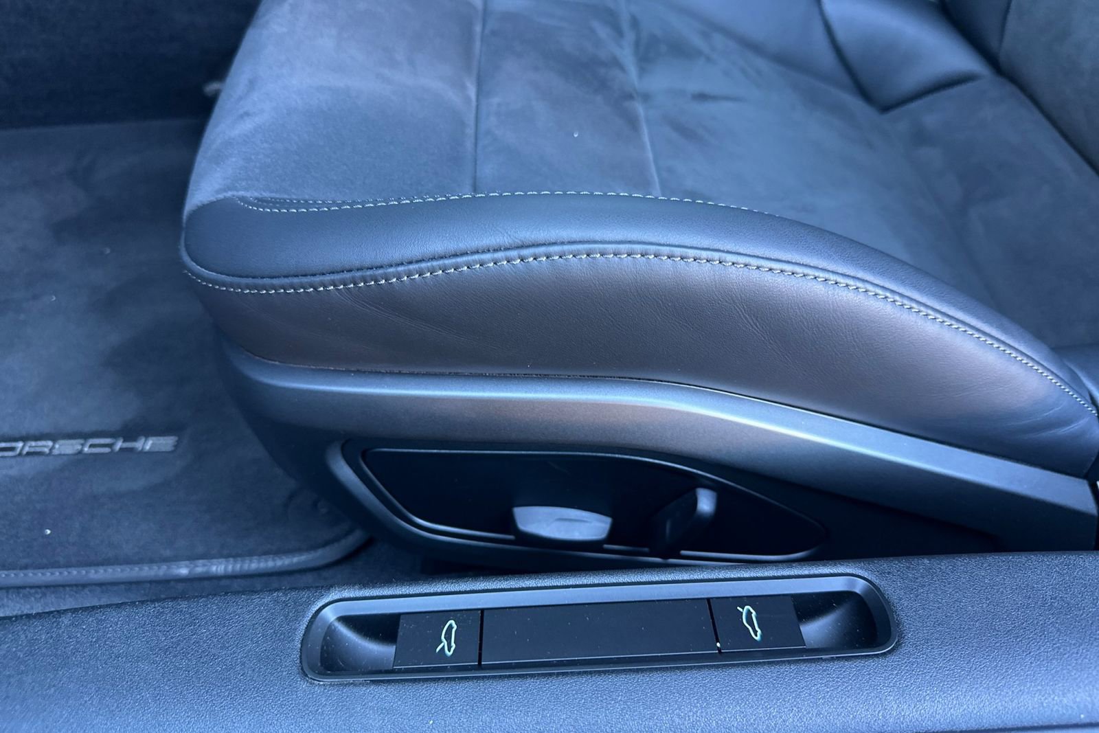 Certified 2024 Porsche 911 Carrera GTS image 14