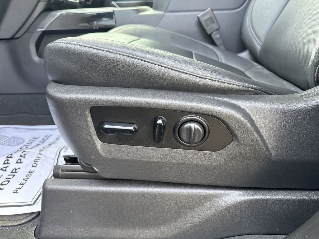 Used 2021 GMC Sierra 1500 SLT w/ SLT Premium Plus Package AWD/4WD image 12